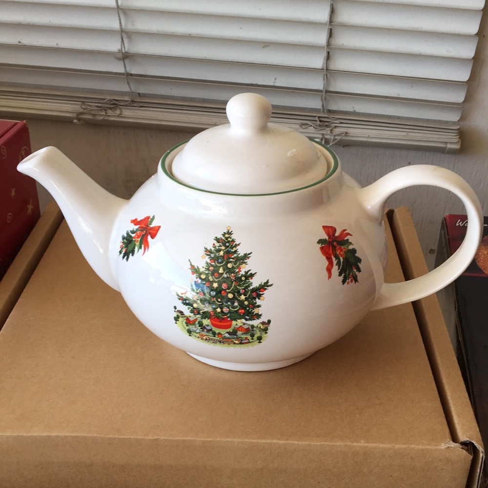 Pfaltzgraff teapot